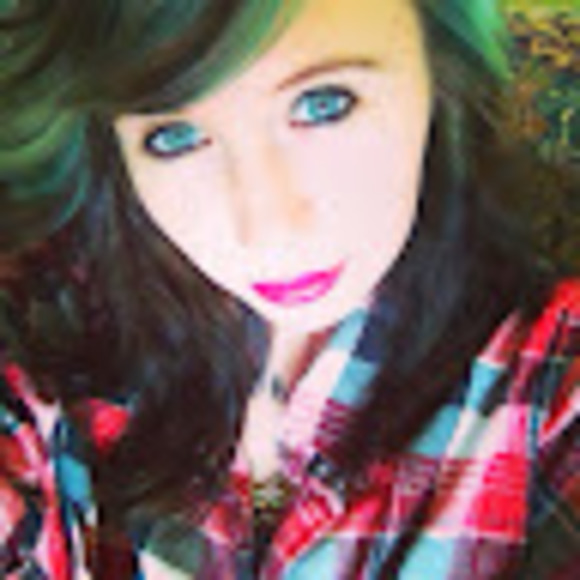 Meet your Posher, Ash - Picture 1 of 1